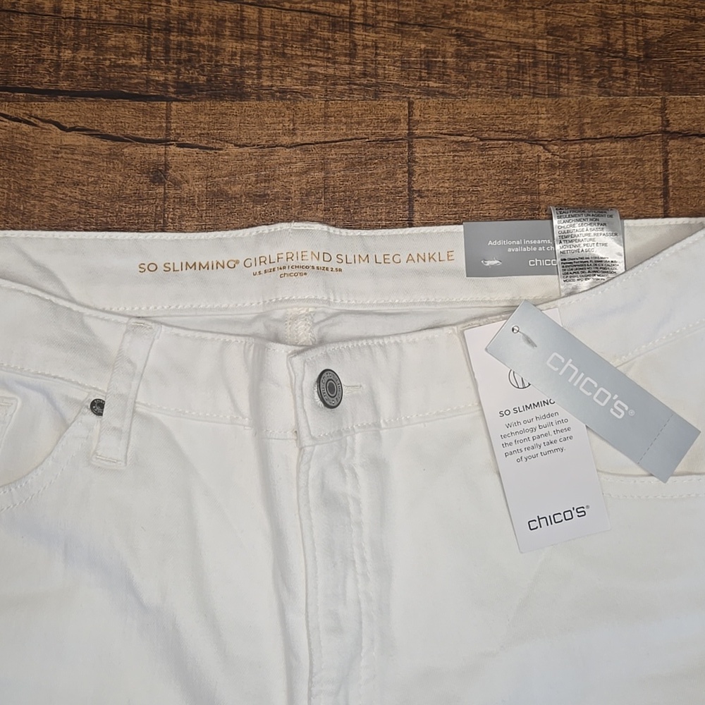 Chico’s White So Slimming Girlfriend Slim Leg Jeans Classic Minimalist 2.5/ 14 R - Picture 3 of 7